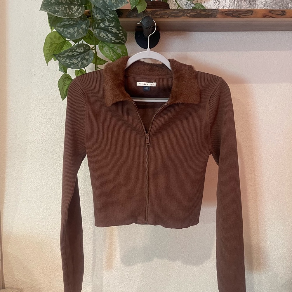 Brown fuzzy collar zip-up